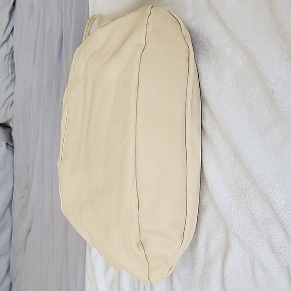 Hobo Dreamer Leather Cinch Tote in Buff (cream color) - Picture 3 of 8